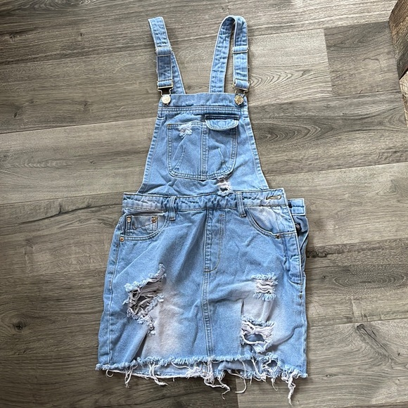 Showpo Jean overall skirt - Picture 1 of 6
